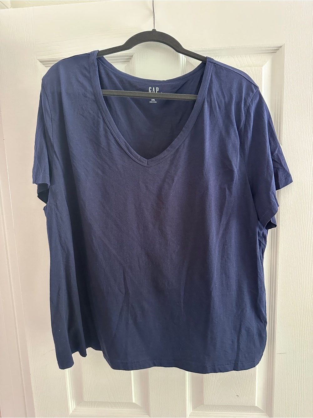 Gap organic cotton vneck tee